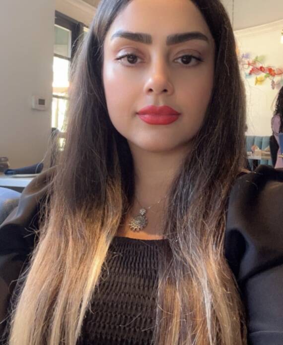 Arezoo Doustiahangi